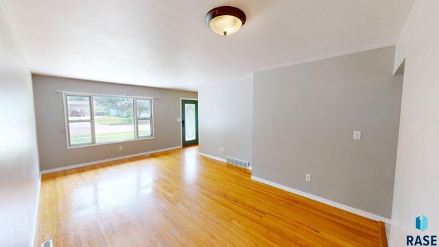 336 21st Ave S Avenue S, Brookings, SD 57006