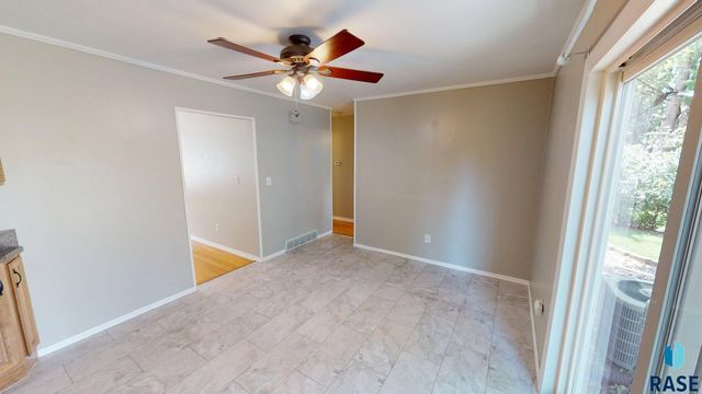 336 21st Ave S Avenue S, Brookings, SD 57006