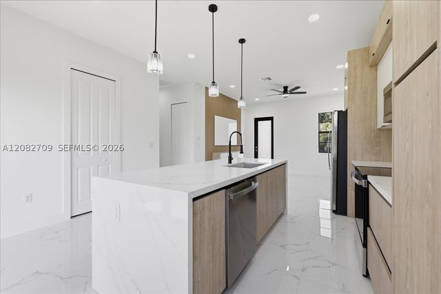 758 Long Distance Ln, Lehigh Acres, FL 33974