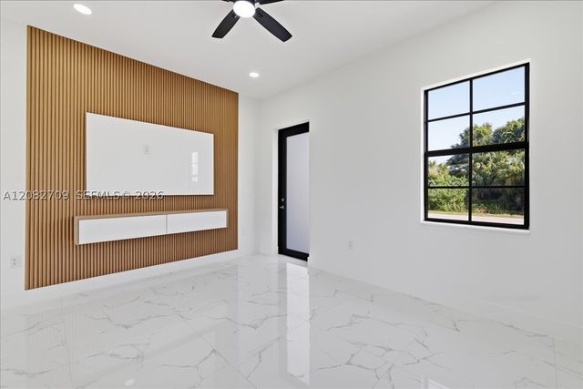 758 Long Distance Ln, Lehigh Acres, FL 33974