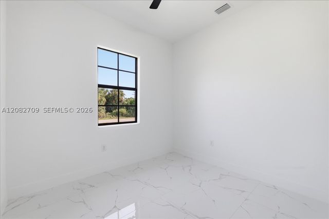 758 Long Distance Ln, Lehigh Acres, FL 33974