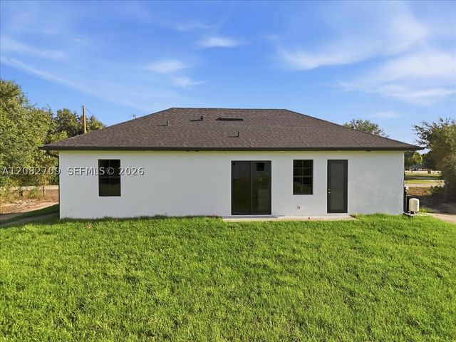 758 Long Distance Ln, Lehigh Acres, FL 33974