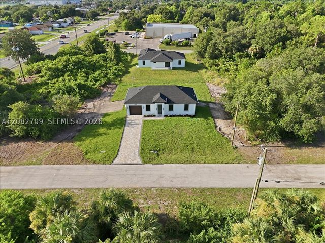 758 Long Distance Ln, Lehigh Acres, FL 33974