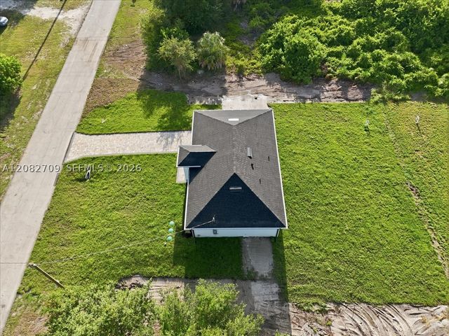 758 Long Distance Ln, Lehigh Acres, FL 33974