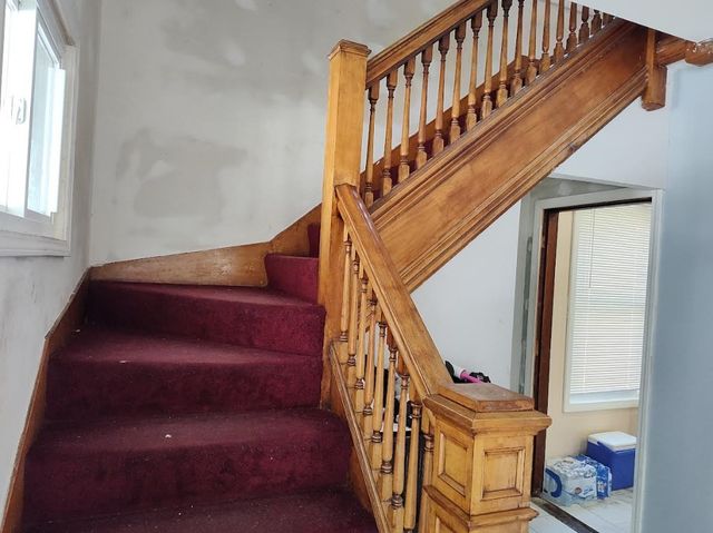 12 Stoneland Rd, Worcester, MA 01603