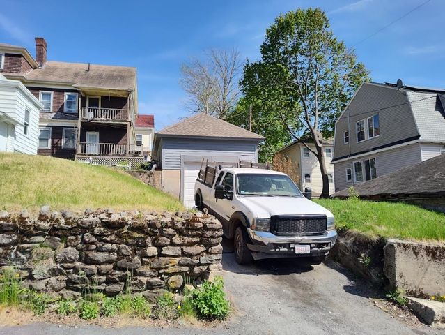 12 Stoneland Rd, Worcester, MA 01603