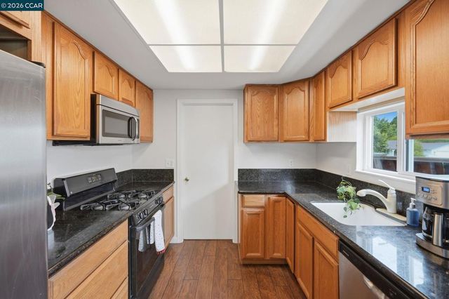 2024 Olympic Dr, Martinez, CA 94553