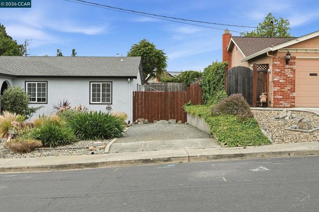 2024 Olympic Dr, Martinez, CA 94553