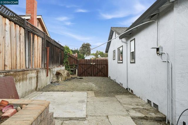 2024 Olympic Dr, Martinez, CA 94553