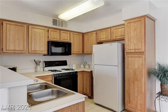 5710 East Tropicana Avenue 2072, Las Vegas, NV 89122