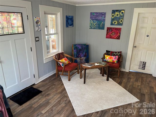 86 R And R Hyder Lane, Hendersonville, NC 28792