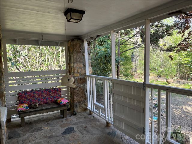 86 R And R Hyder Lane, Hendersonville, NC 28792