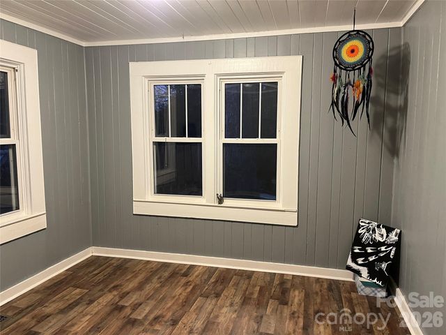 86 R And R Hyder Lane, Hendersonville, NC 28792