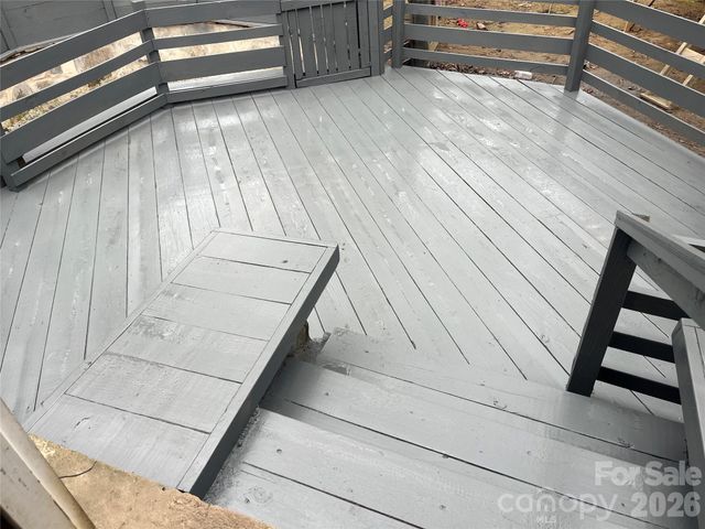 86 R And R Hyder Lane, Hendersonville, NC 28792