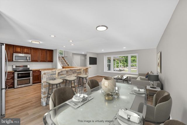 2434 PINEFIELD RD, Waldorf, MD 20601