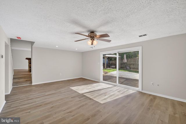 2434 PINEFIELD RD, Waldorf, MD 20601