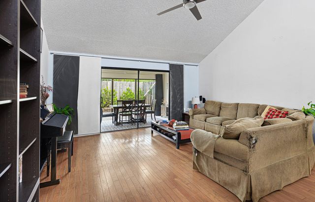 2757 SW 2ND Street 2757, Delray Beach, FL 33445