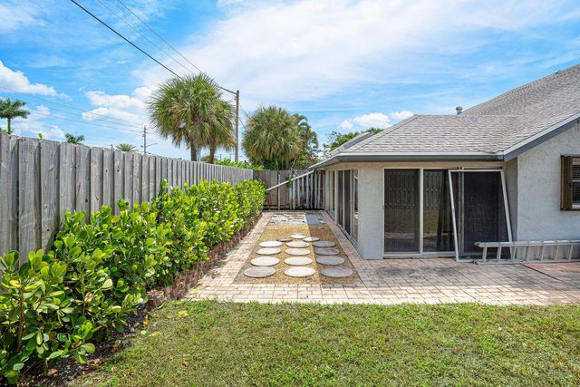 2757 SW 2ND Street 2757, Delray Beach, FL 33445