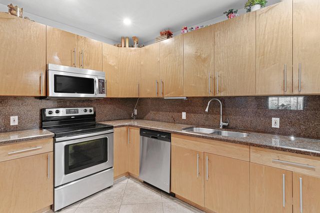 2757 SW 2ND Street 2757, Delray Beach, FL 33445