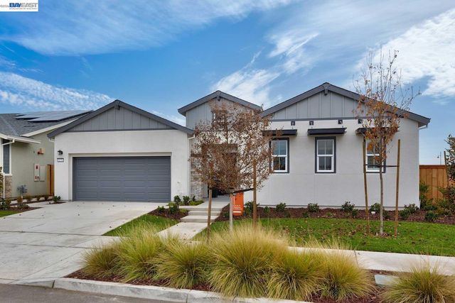 1276 Parkcrest Circle, Manteca, CA 95336