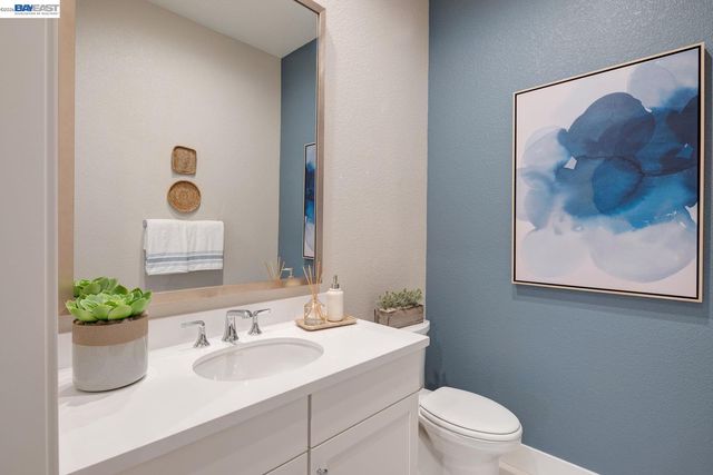 1276 Parkcrest Circle, Manteca, CA 95336