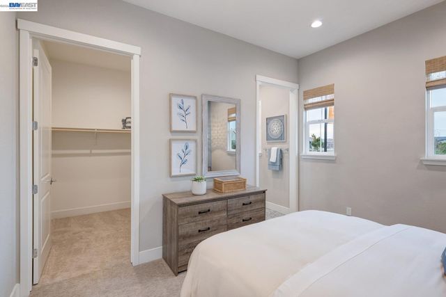 1276 Parkcrest Circle, Manteca, CA 95336