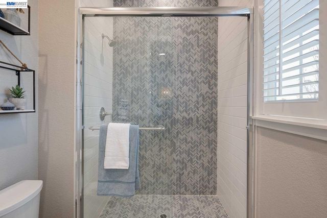1276 Parkcrest Circle, Manteca, CA 95336