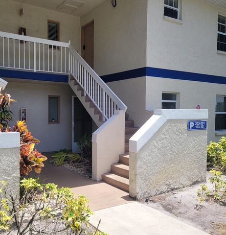 1522 SE Royal Green Circle 201, Port St Lucie, FL 34952