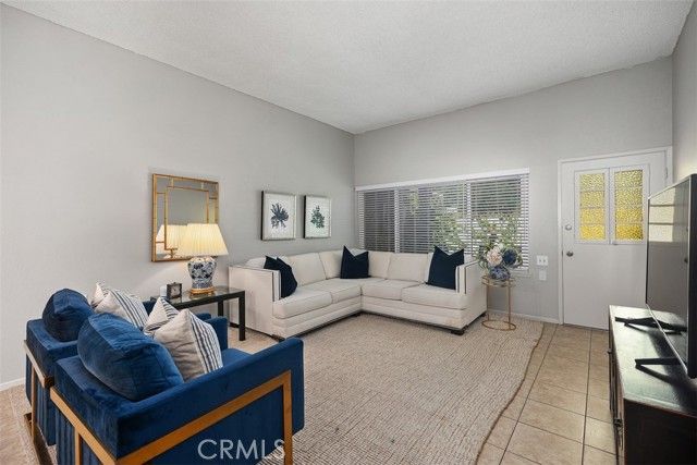 956 Calle Aragon C, Laguna Woods, CA 92637
