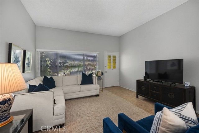 956 Calle Aragon C, Laguna Woods, CA 92637