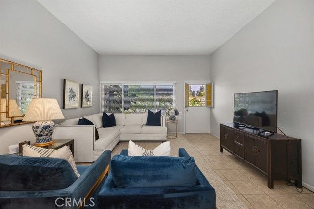 956 Calle Aragon C, Laguna Woods, CA 92637