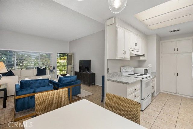 956 Calle Aragon C, Laguna Woods, CA 92637