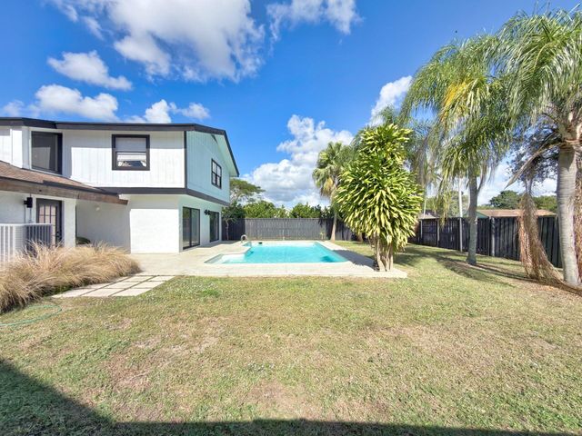 760 Windtree Way, Wellington, FL 33414