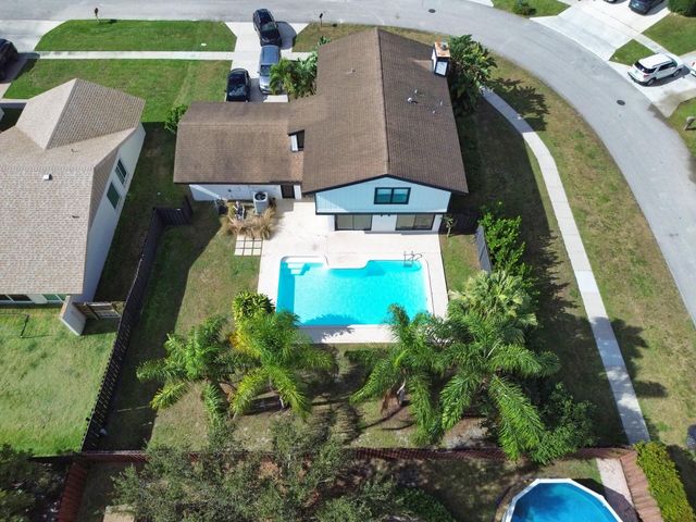 760 Windtree Way, Wellington, FL 33414