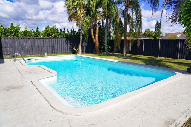760 Windtree Way, Wellington, FL 33414