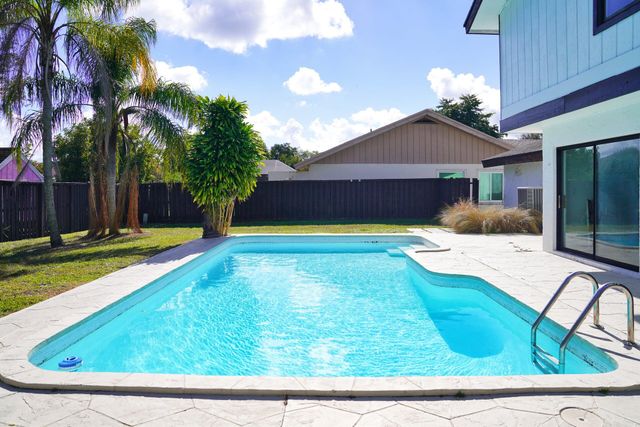 760 Windtree Way, Wellington, FL 33414