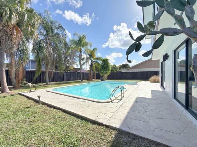 760 Windtree Way, Wellington, FL 33414