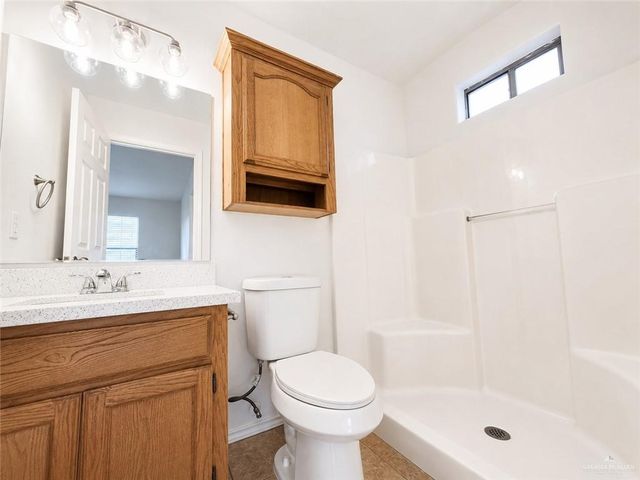1523 Oasis Avenue 4, Mission, TX 78572