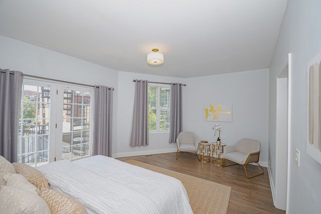 2043 W Saint Paul Avenue, Chicago, IL 60647