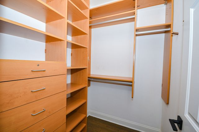 2043 W Saint Paul Avenue, Chicago, IL 60647