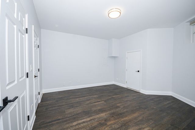 2043 W Saint Paul Avenue, Chicago, IL 60647