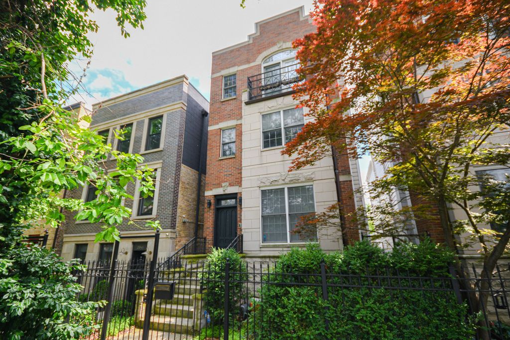 2043 W Saint Paul Avenue, Chicago, IL 60647