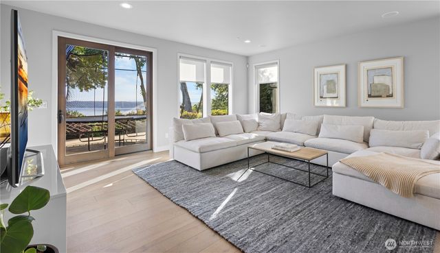 946 7th Court, Fox Island, WA 98333