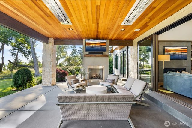 946 7th Court, Fox Island, WA 98333