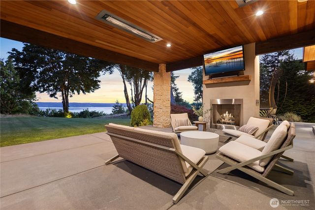 946 7th Court, Fox Island, WA 98333