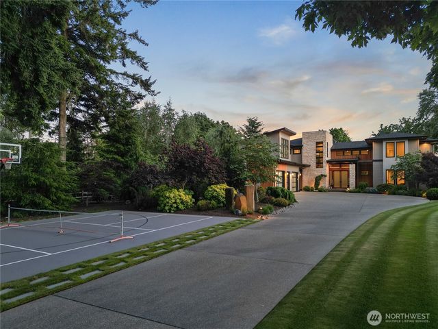 946 7th Court, Fox Island, WA 98333