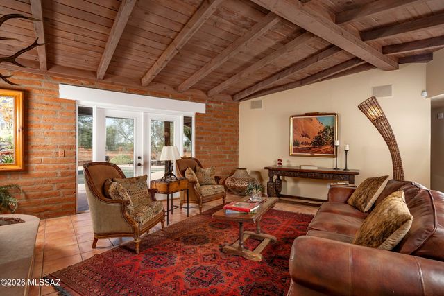 4625 N Flecha Drive, Tucson, AZ 85718