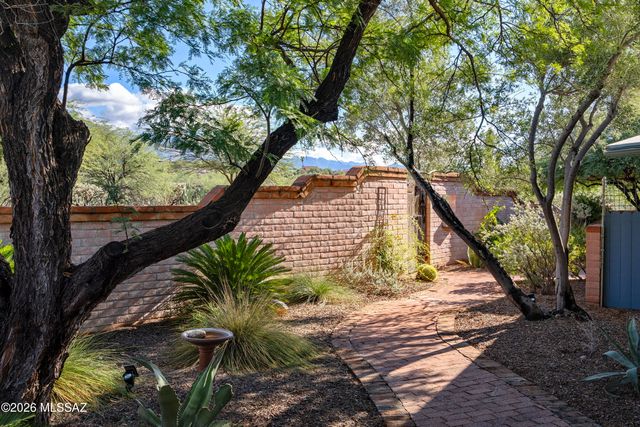 4625 N Flecha Drive, Tucson, AZ 85718