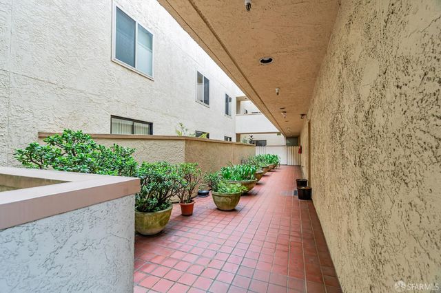1920 Ocean Avenue 1E, San Francisco, CA 94127
