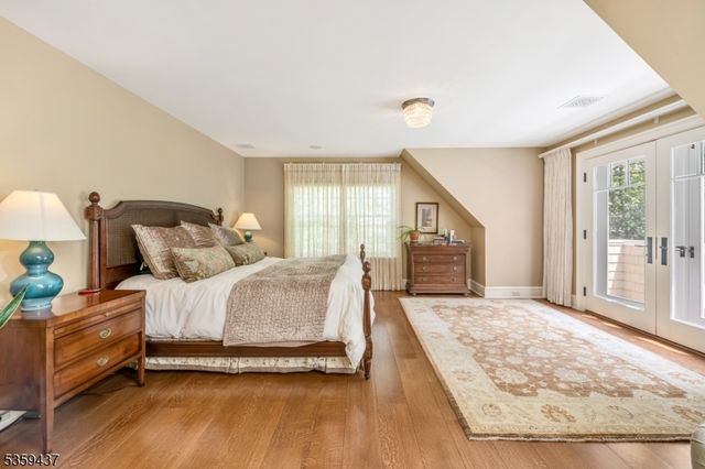 259 Indian Trail Dr, Franklin Lakes Boro, NJ 07417